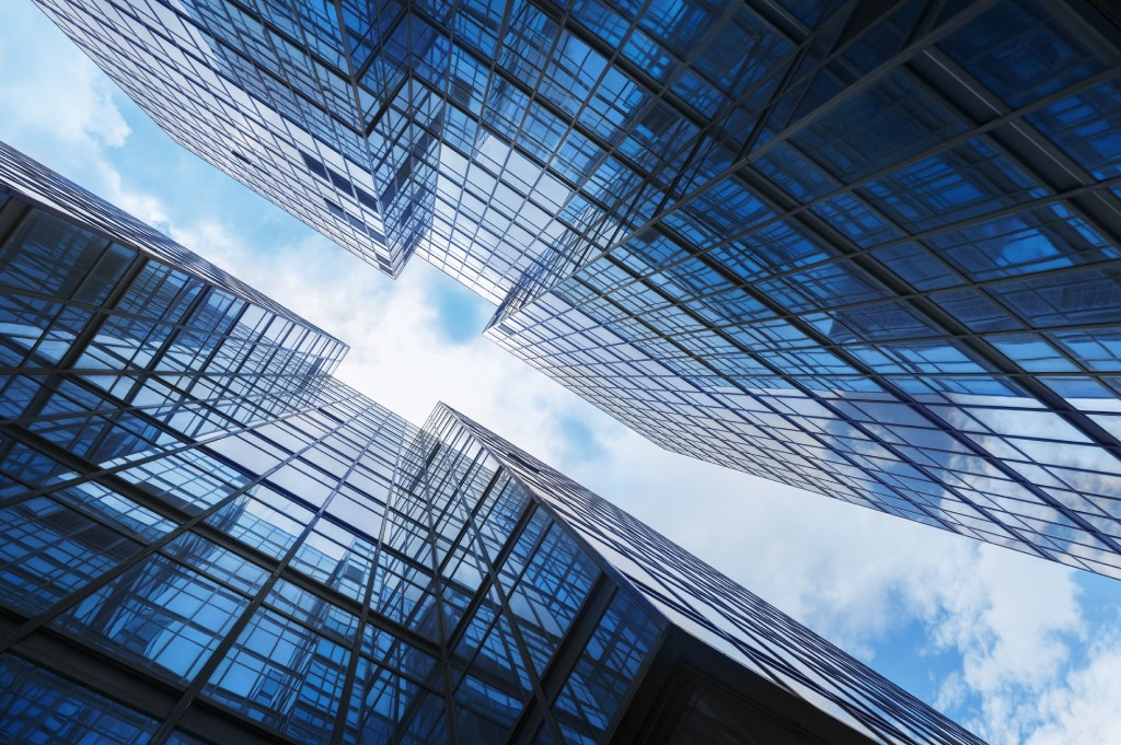 GLASS & MIRRORS - POPULAR MATERIALS IN DESIGN SPACE